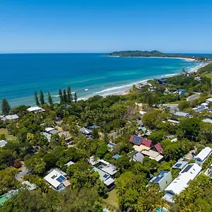 Dreamtime Belongil - House Opposite The Beach Byron Bay